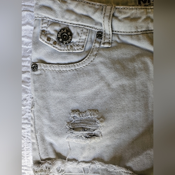 Womens Mudd Light Grey Jean Shorts Size 9 Peace Sign - Picture 10 of 12